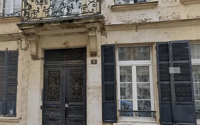 Le Voltaire 1 Chez Adrien